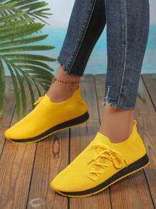 New Style All Seasons Anti-Slip Thick Sole Women Sports Shoes In Large Sizes, With Mesh And Solid Color Design, Crossed Lace-Up Fashion Shoes