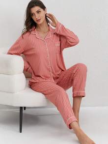 Damen Lässig Slim Fit einfarbiger Pyjama Set mit Hemd mit Kragen und Knöpfen, Taschen, Langarm und Hose, geeignet für Frühling, Herbst und Winter, 2 Stücke - Rosenrot - Übersicht 3