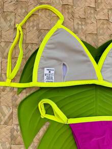 Bikini Set With Removable Pads And Adjustable Straps - String Bikini And Thong - 紫紅色帶黃色 - 查看 2