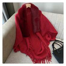 1 pieza Capa suelta de punto con cuello esponjoso para mujer, accesorio tipo poncho