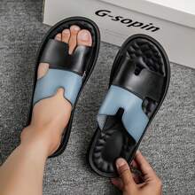 Sandalias deslizantes con diseño de color block de moda, suela suave y masaje para hombres, estilo de playa y resort al aire libre, cómodos zuecos tipo slip-on