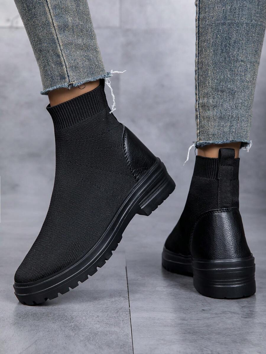 女士黑色软底防滑靴，圆头系带短靴，秋冬季舒适休闲靴