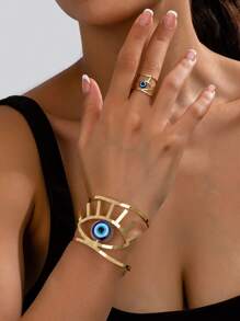 1 Set (1pc Geometric Hollow Devil's Eye Bracelet & 1pc Geometric Hollow Devil's Eye Ring) European & American Vintage Fashionable Gold-Tone Geometric Hollow Devil's Eye Bracelet And Geometric Hollow Devil's Eye Ring Jewelry Set, Suitable For Women's Daily Wear, Holidays, Social Events, Gifts For Couples, Halloween