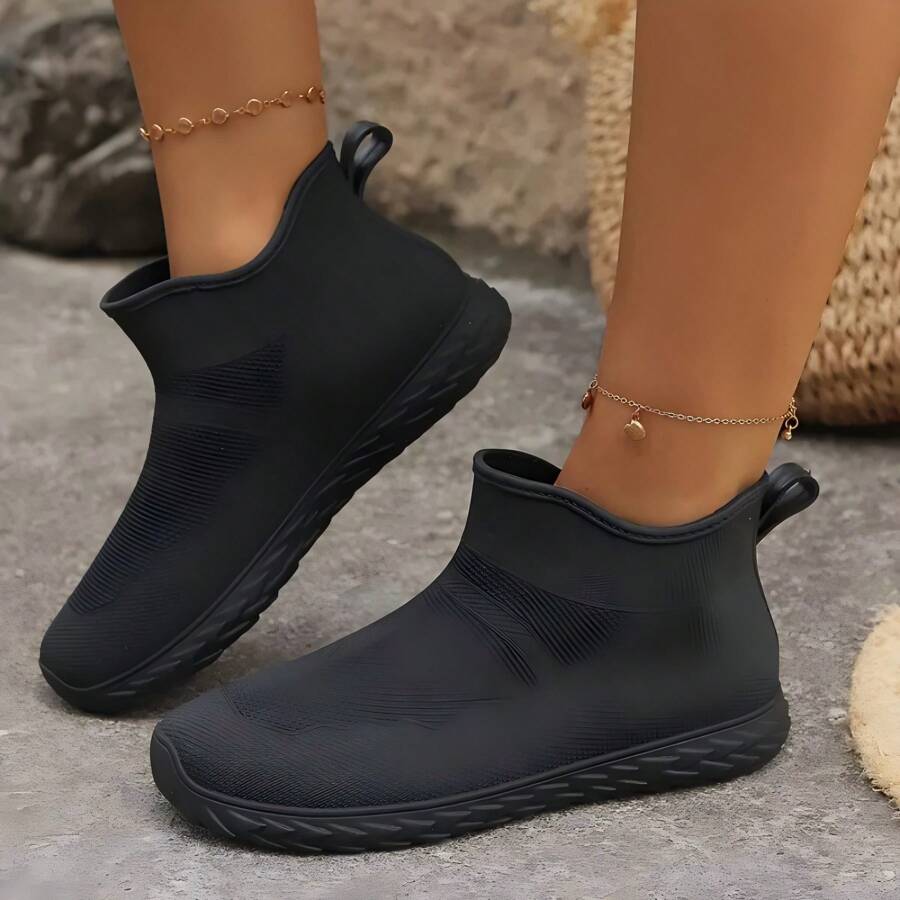 Giày đi mưa ngoài trời mũi tròn cổ thấp màu trơn chống thấm nước mọi mùa cho nữ, bốt đi mưa đế bằng thường ngày - màu đen - Xem 1