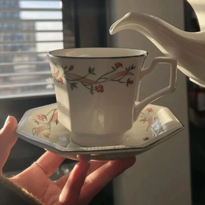 1 件手绘绿色装饰丝带蝴蝶结咖啡杯碟，复古八角形粉色花卉杯碟套装，适合家庭早餐、茶杯碟，优雅可爱