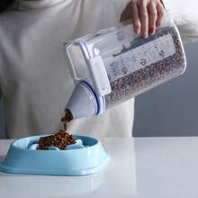 全新便携式猫/狗爱好者礼物和狗/猫妈妈爱宠物食品储存桶带量杯，小米桶，狗爱好者和狗妈妈爱食品，猫爱好者和猫妈妈爱食品储藏罐