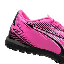 Puma รองเท้าฟุตบอล/รองเท้าสตั๊ด ULTRA PLAY TT สำหรับผู้ชาย, รองเท้ากีฬาหุ้มข้อต่ำ - ชมพู-ขาว-ดำ - ดู 9