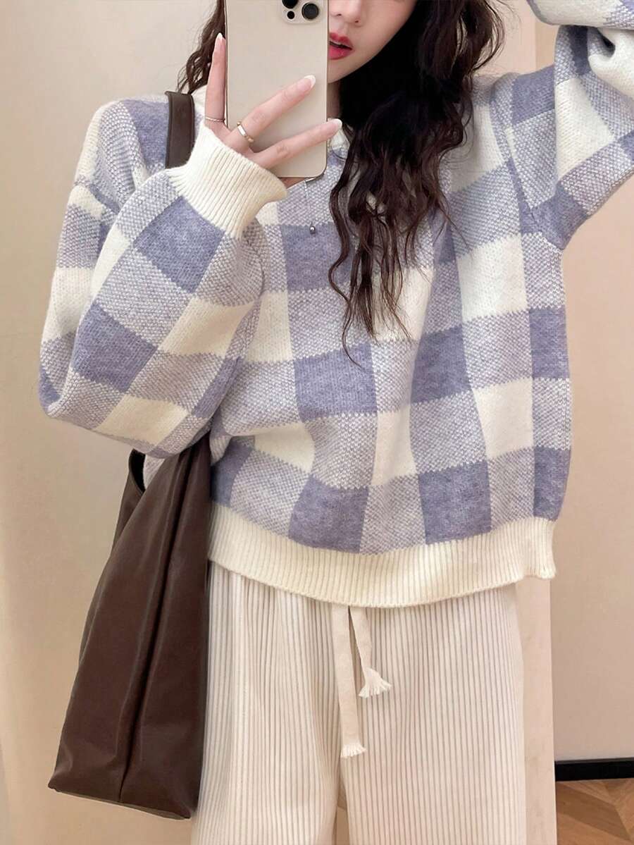 Suéter cuello redondo con diseño suave a cuadros rejuvenecedor para mujer