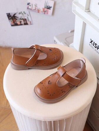 棕色仿皮儿童平底鞋，女孩/儿童