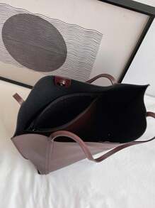 两件套纯色大容量单肩手提包和手拿包，采用PU皮革材质，适合女孩和女士日常使用、工作和购物。