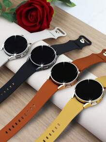 4 件装闪亮水钻保护壳，兼容三星 Galaxy Watch 4/5/6/7（40mm 和 44mm）。这款二合一保护壳采用防刮硬质 PC 边框和一体式高清钢化玻璃屏幕保护膜。专为女性设计，兼具时尚休闲外观和耐用运动性能，确保佩戴舒适和触控灵敏。4 色套装。 - 銀色+黑色+金色+玫瑰金 - 查看 2