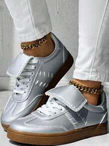 Zapatillas casuales metálicas plateadas para mujer, zapatos planos cómodos con cordones y ligeros, estilo escolar, calzado de temporada de otoño para damas de talla grande - Plateado - Ver 5