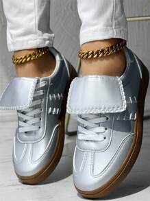 Zapatillas casuales metálicas plateadas para mujer, zapatos planos cómodos con cordones y ligeros, estilo escolar, calzado de temporada de otoño para damas de talla grande - Plateado - Ver 6