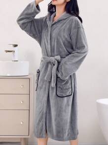 1 件女式纯色连帽浴袍，带口袋和腰带，长袖夏季婚礼沙滩装浴室装饰返校 - 灰色貼花浴袍 - 查看 5