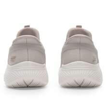 Skechers BOB'S SPORT 女款系带休闲运动鞋，学生运动训练及户外穿着，低帮耐穿透气休闲鞋，轻便舒适，适合日常步行。建议选购小一码。117507-TPE - 灰褐色 - 查看 8
