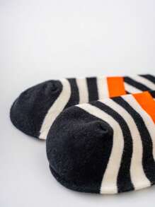 1 双竖条纹中筒袜，男女通用休闲袜，适合所有季节