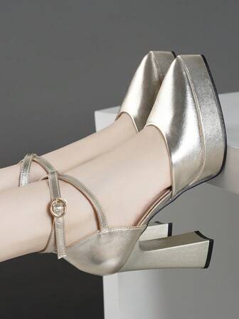 女士时尚高跟镂空凉鞋，有粉色、杏色、白色、黑色、红色、银色、金色可选