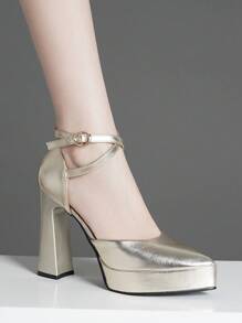 女士时尚高跟镂空凉鞋，有粉色、杏色、白色、黑色、红色、银色、金色可选