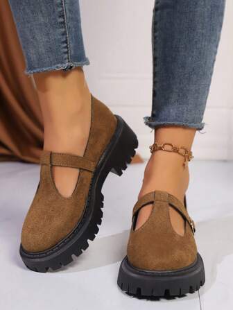 Mocassini casual alla moda da college a punta tonda per donne, alla moda e confortevoli per lo shopping e le riunioni, con decorazioni a fibbia e suola spessa