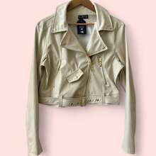 Chamarra Biker vinil afelpado de mujer con cinturon - Crema - Ver 1