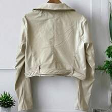 Chamarra Biker vinil afelpado de mujer con cinturon - Crema - Ver 4