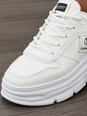 1 双女式防水厚底休闲运动鞋，白色圆头户外春秋皮鞋