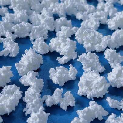 10 g Puffy White Cloud Effect Resin Smycken Crafting Supplies, Fluffy Cloud Casting Inserts, White Paper Clay Resin Filler för dekorativa Cloud Clay DIY Resin Crafts. Används för gör-det-själv-hängen och nyckelringar, hantverkstillbehör (hartstillsatsmaterial), nödvändig gjutform för att skapa molneffekt. Ett måste för gör-det-själv-entusiaster. Molngjutning Stressavlastningsform som heminredning eller present.