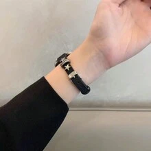 1条装饰性优雅星形超薄真皮表带，兼容系列，女士万圣节黑色吊坠，纤薄贴合，尺寸：38mm、40mm、41mm、42mm、44mm、45mm、46mm、49mm，兼容表带链系列Ultra S10 9/8/7/6/5/4/3/2/1 SE - 黑色 - 查看 9