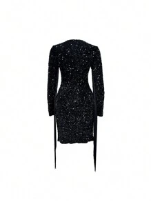 Abito mini con maniche lunghe, di colore unito, con paillettes e frange, elegante per feste e eventi serali, abito da cocktail semi formale per festa, compleanni, matrimoni, lauree, cene, homecoming