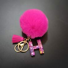 Llavero con pompón de peluche y piedra rosa en forma de letra, decoración para bolso, accesorio de estilo, regalo, recuerdo, accesorio para coche, dije para bolso, accesorios escolares, gótico, Y2K