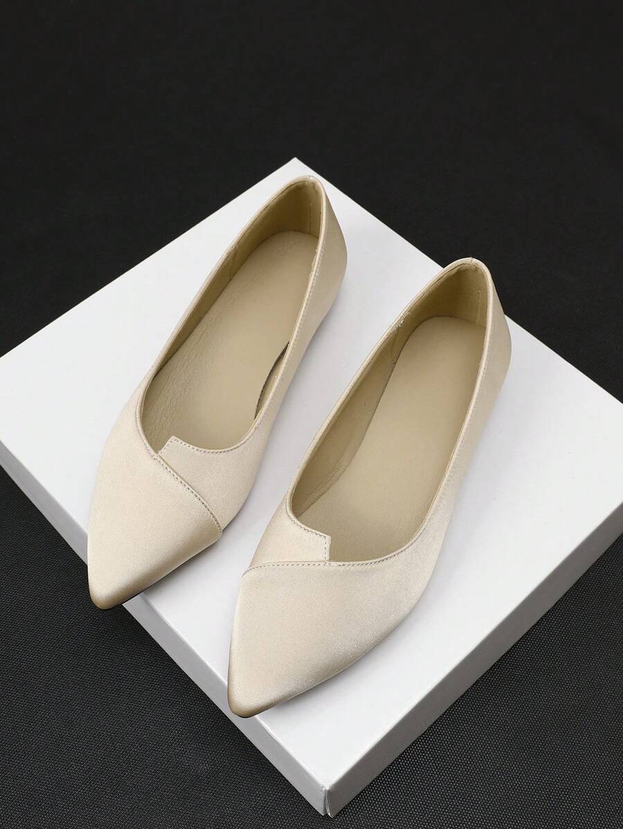 Flache Schuhe mit weicher Sohle, neue Ankunft Frühling & Herbst 2024, bequeme Slip-On Lässig Flache Schuhe mit Spitze, vielseitige Damen Sneaker in Großen Größen