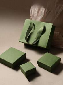 1 件复古绿色简约方形天鹅绒内衬珠宝盒、礼品包装手提包