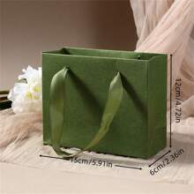 1 件复古绿色简约方形天鹅绒内衬珠宝盒、礼品包装手提包