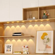 20 厘米/40 厘米/50 厘米/60 厘米 LED 橱柜下灯，带运动传感器和变色条，超薄智能厨房台面灯，带可充电电池和身体传感器，自粘式无线无绳灯，适用于橱柜、鞋架、入口通道，3 种颜色，室内外装饰照明，厨房、卧室、衣柜必备家居必需品 - 白光*中性光*暖光 - 查看 5