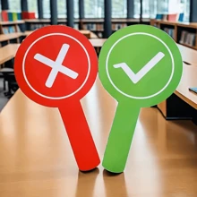 1PC Right Or Wrong Hand Raise The Card, Hook Cross Circle Raise The Hand Card, Christmas, Portable Classroom Answer Card, Kindergarten Classroom Teaching Aids Hand Card Referee, Judge Right And Wrong Score Card, Interactive Toys, PVC Materials, Two-Sided Teaching Tools Of The Right And Wrong Answer Indicator,Back To School