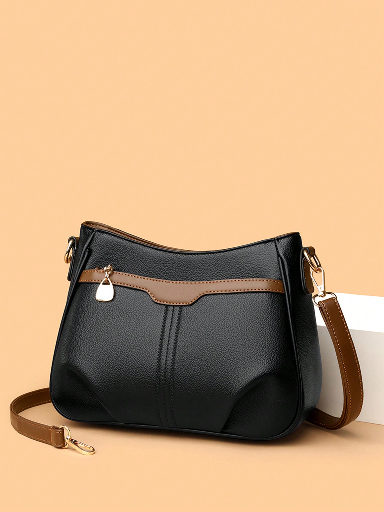 حقيبة كروسبودي كبيرة السعة متعددة الأقسام ذات تصمي...