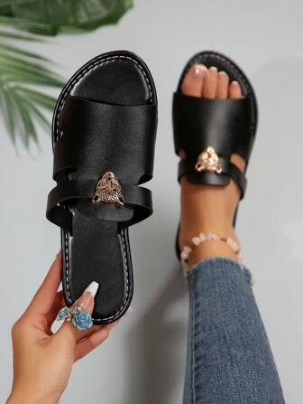 女士时尚拖鞋，金属豹头装饰，镂空带设计，圆头，优雅度假风格，黑色平底拖鞋