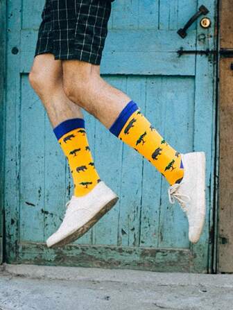 1 par de calcetines de media pantorrilla unisex de estilo europeo y americano de hip-hop retro, calcetines jacd de dibujos animados amarillos de rinocerontes, adecuados para todas las estaciones