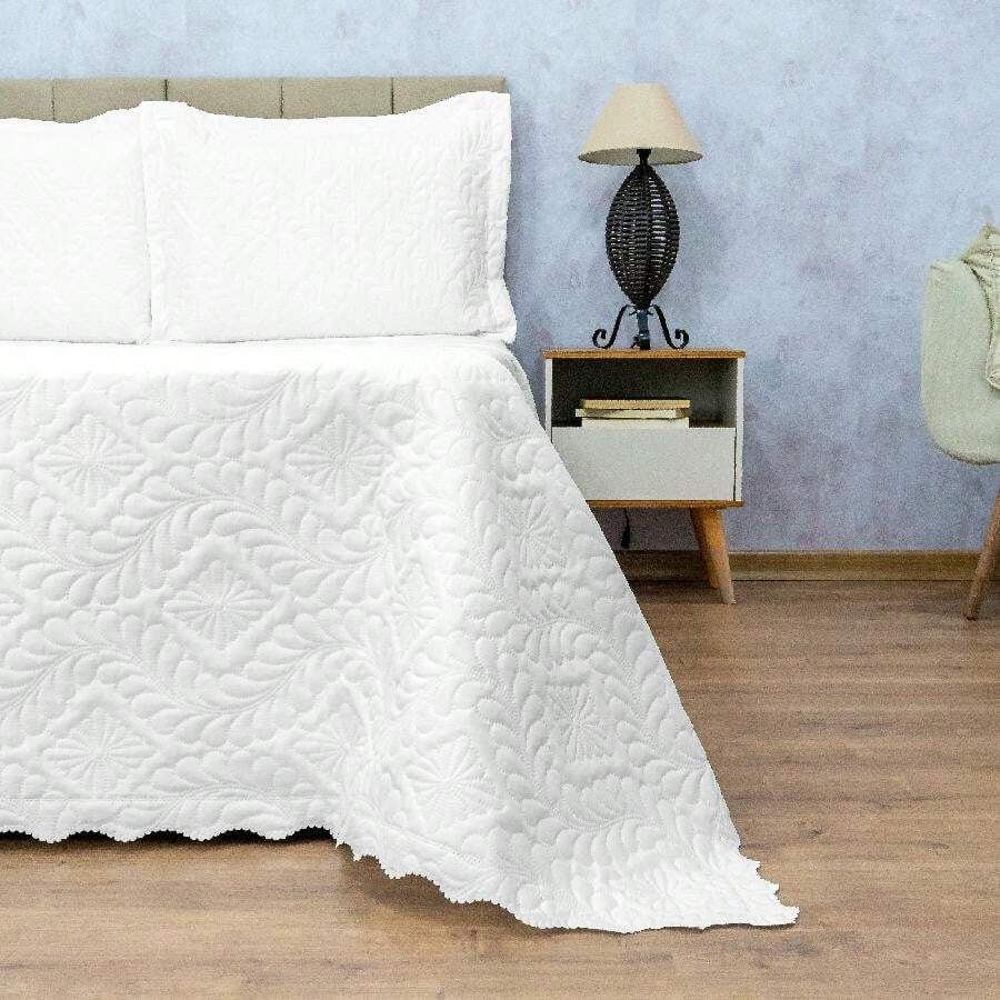 Camili 2-Piece Single Quilted Bedspread Double-Sided With Pillowcase Flaps - WHITE - View 1