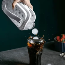Ice Ball Maker Machine, Portable Ice Machine Bottle Makes 17 Ice Cubes, Creative Ice Cube Molds Bottle Ice Hockey Kettle For Whiskey/Hockey/Champagne/Juice/Coffee, Summer Ice Bin & Tray, Kitchen Accessories - 隨機的 - 查看 4