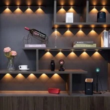 20 厘米/40 厘米/50 厘米/60 厘米 LED 橱柜下灯，带运动传感器和变色条，超薄智能厨房台面灯，带可充电电池和身体传感器，自粘式无线无绳灯，适用于橱柜、鞋架、入口通道，3 种颜色，室内外装饰照明，厨房、卧室、衣柜必备家居必需品 - 白光*中性光*暖光 - 查看 8