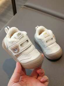 1 par de zapatos deportivos casuales para niños pequeños con forro cálido, decoración de oso, suela suave antideslizante, adecuados para el invierno