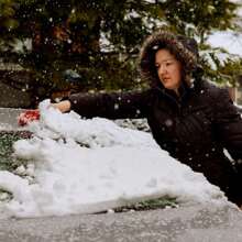 Help Flash Ice Scraper - Red. Free Shipping In 24/48 Hours