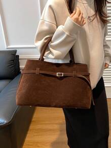 Bolso con hebilla de diseño único, nueva colección otoño-invierno 2024. Bolso casual de trabajo para mujer. Bolso de moda, bolso caliente de mujer para otoño e invierno. Bolsos de mano para damas.