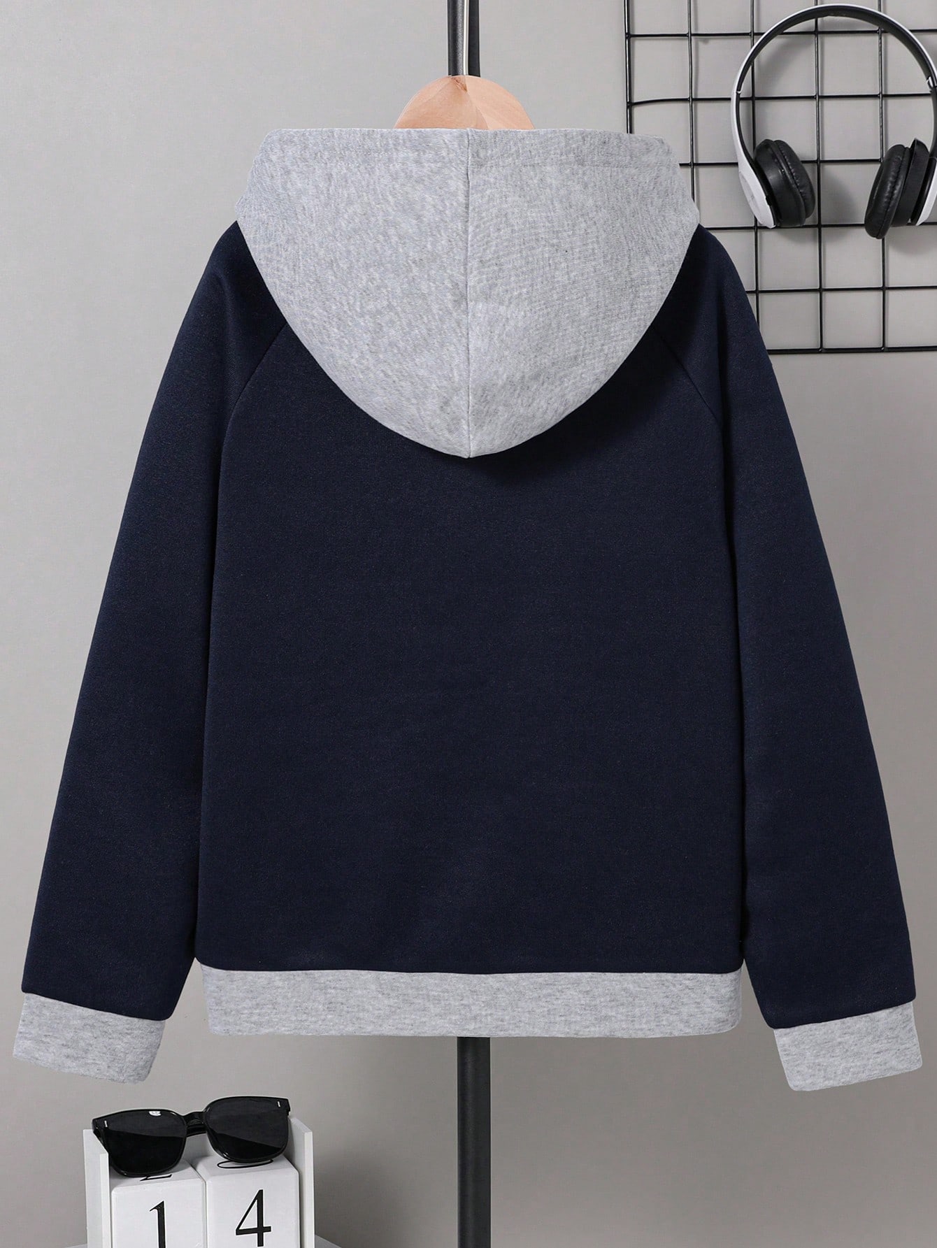 بلوفر هودي للأولاد مريح ودافئ، مناسب الشتاء