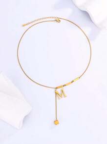 Collar dorado con colgante de borla minimalista de moda con letra de cubo de 26 piezas con estilo europeo y americano INS para mujer, hecho de acero inoxidable con baño de 18K, antidesvanecimiento, adecuado para uso diario y de festival en verano