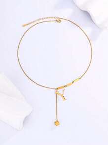 Collar dorado con colgante de borla minimalista de moda con letra de cubo de 26 piezas con estilo europeo y americano INS para mujer, hecho de acero inoxidable con baño de 18K, antidesvanecimiento, adecuado para uso diario y de festival en verano
