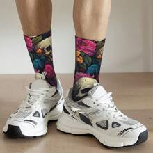 1 par de calcetines divertidos y alegres para hombres con estampado de calaveras y flores, estilo callejero vintage de Harajuku, patrón llamativo, regalo de calcetines locos estampados