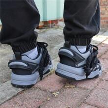 经典男士轻便透气交叉带黑灰色厚底板鞋，时尚凸纹鞋底运动鞋 - 灰色 - 查看 3