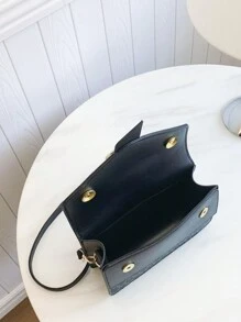 Bolso cuadrado pequeño de diseño nicho, bolso de hombro nuevo para mujer 2024, con sensación de alta gama y simplicidad, versátil para uso diario y como bandolera